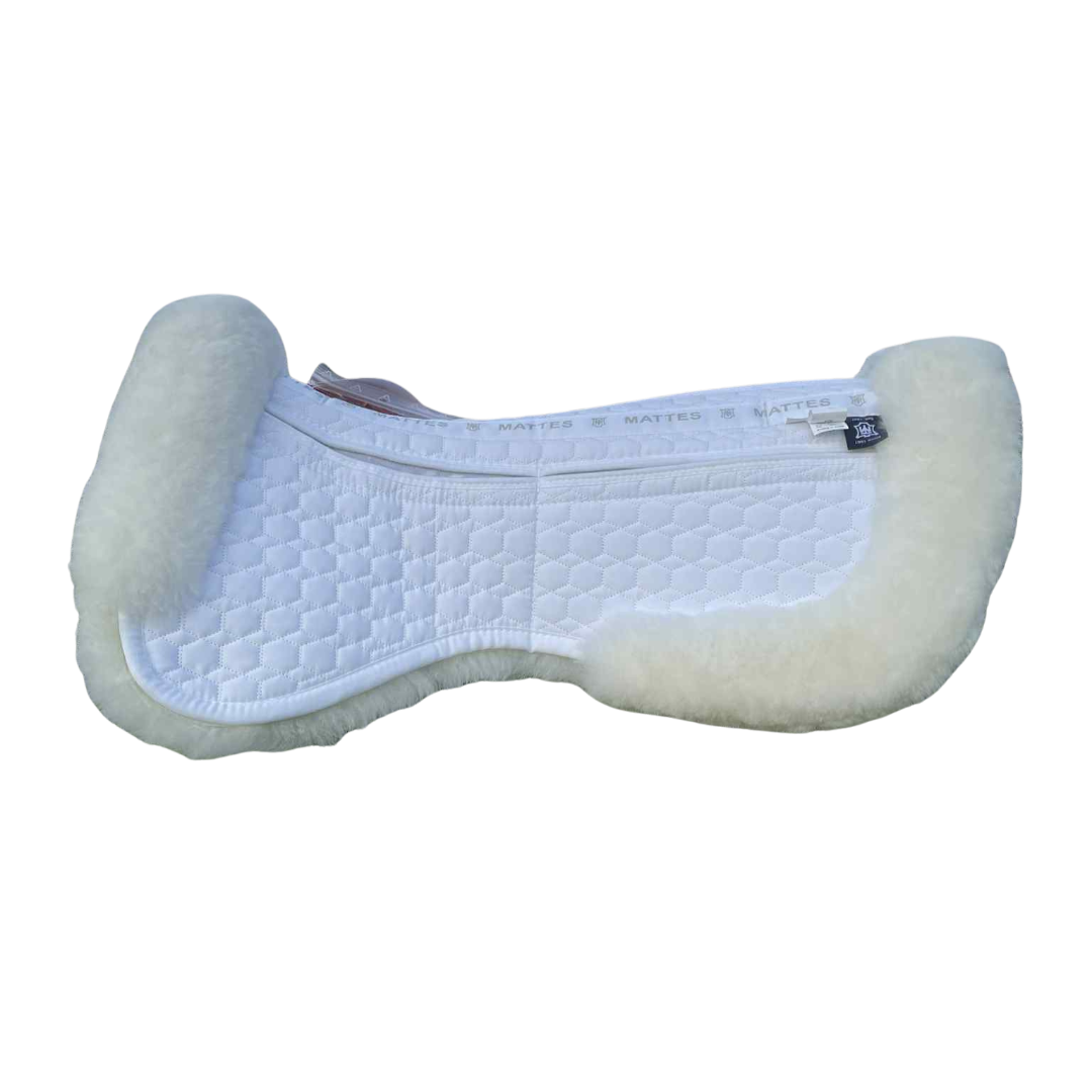 E.A.Mattes Dressage Half Pad Large / White Quilt / Full Sheepskin / Correction System