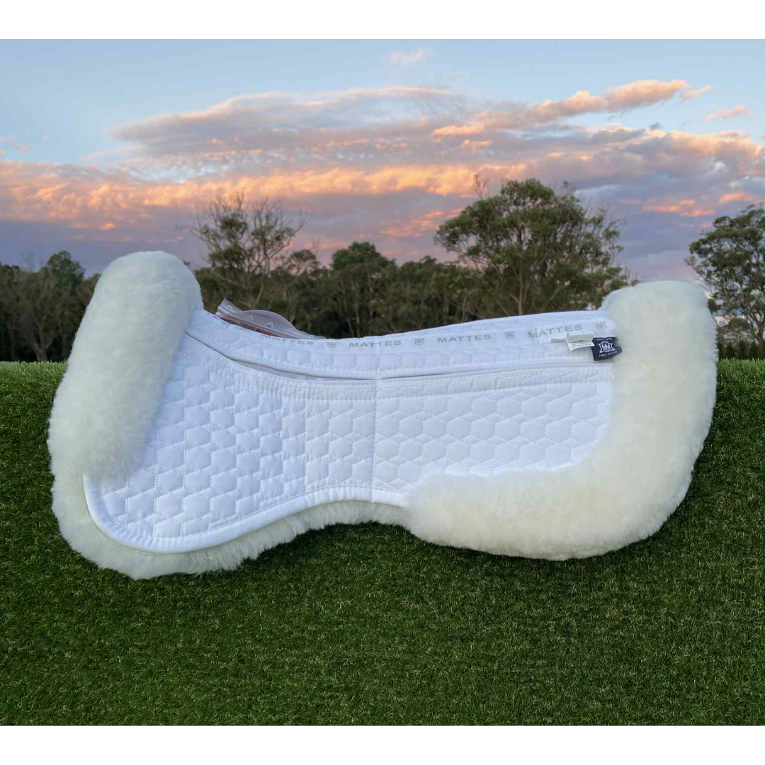 E.A.Mattes Dressage Half Pad Large / White Quilt / Full Sheepskin / Correction System