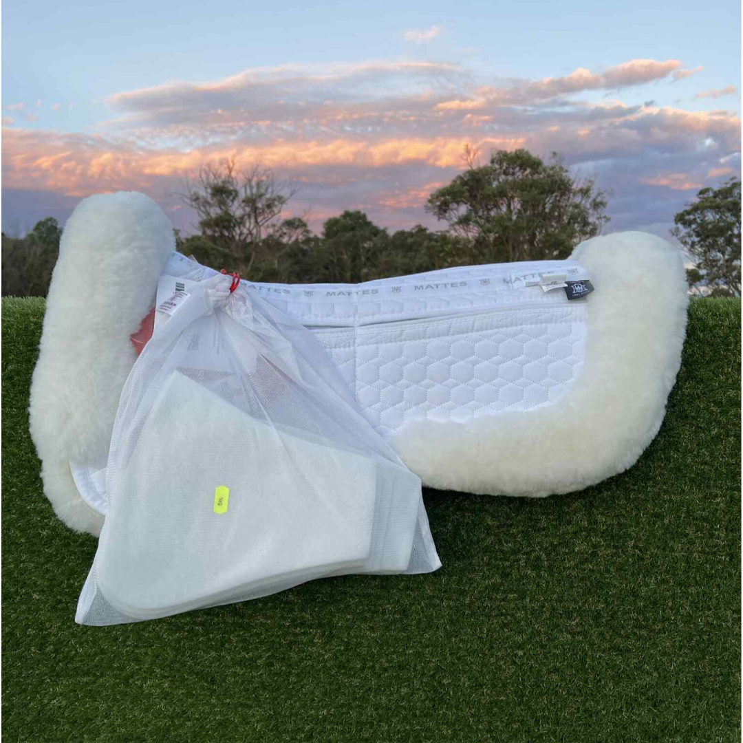 E.A.Mattes Dressage Half Pad Large / White Quilt / Full Sheepskin / Correction System