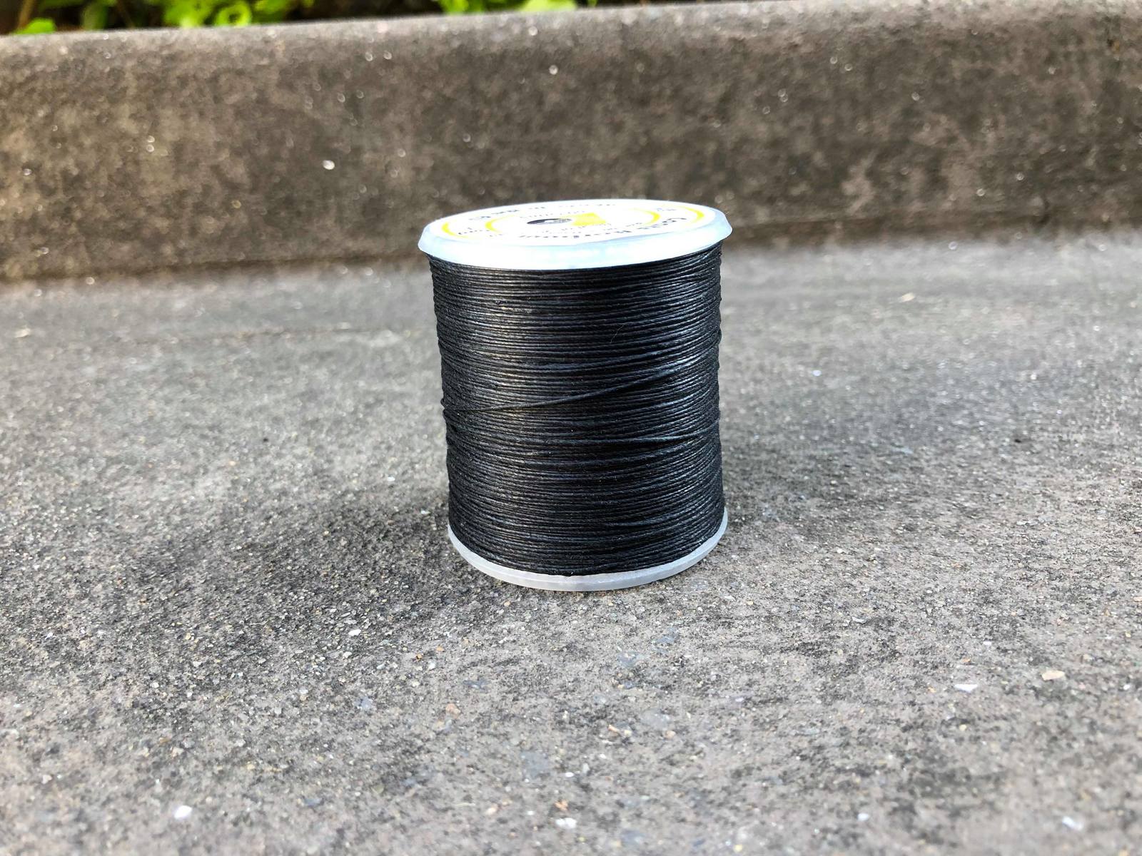 Coats Barbour 18/3 50g Plaiting Thread Black or White - NextGen Equine 